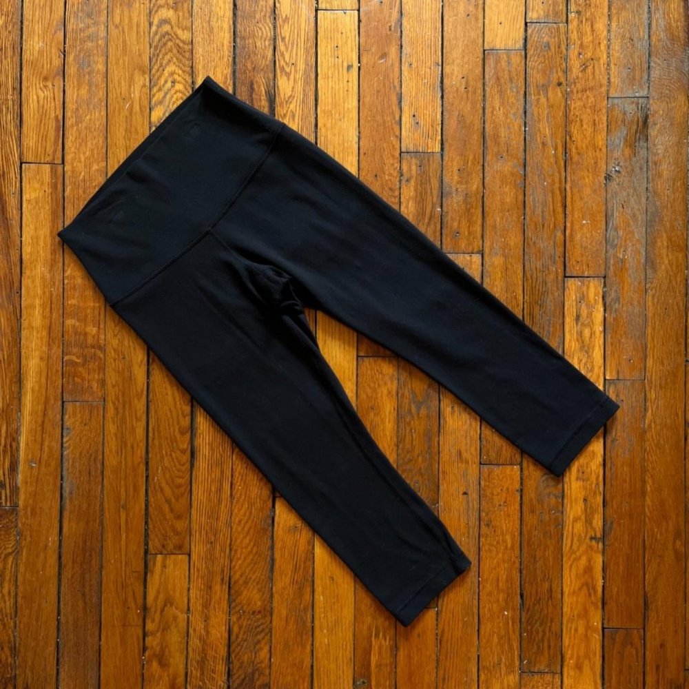 Lululemon Athletica Women Black Capri Ankle Workout Training Yoga Pant Leggings.